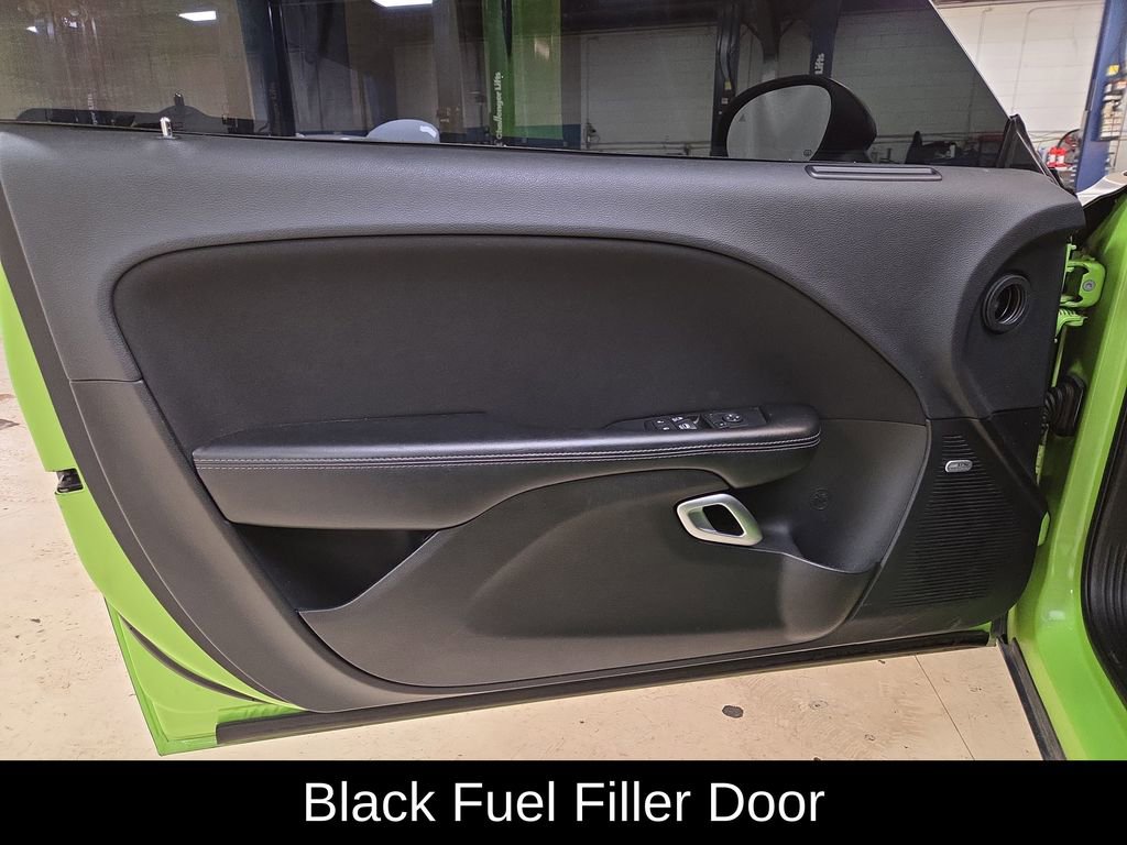 Used 2015 Dodge Challenger R/T Scat Pack w/ Scat Pack Stripe Group image 11