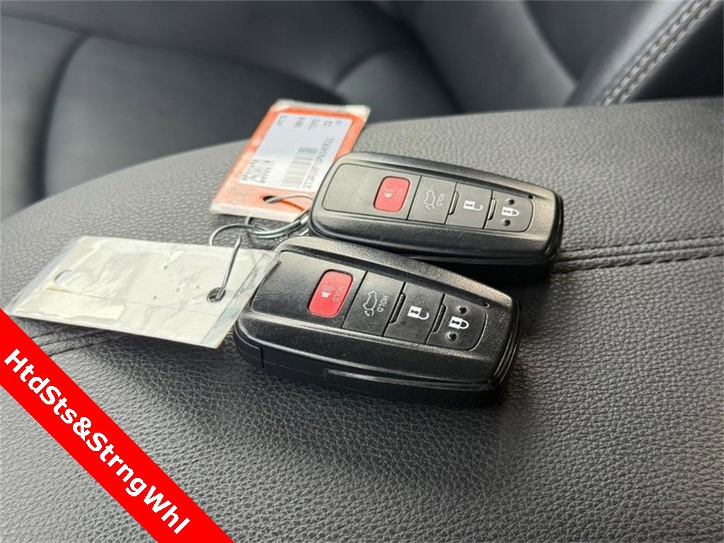 Used 2023 Toyota RAV4 XLE Premium image 29