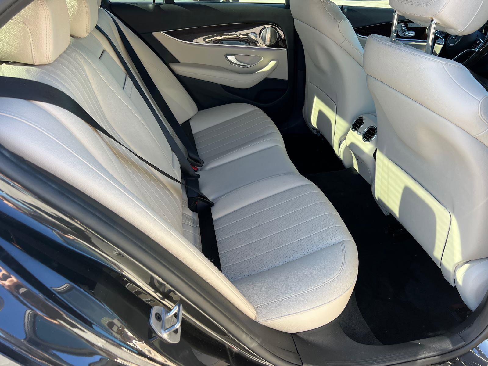 Used 2022 Mercedes-Benz E 350 Sedan image 15