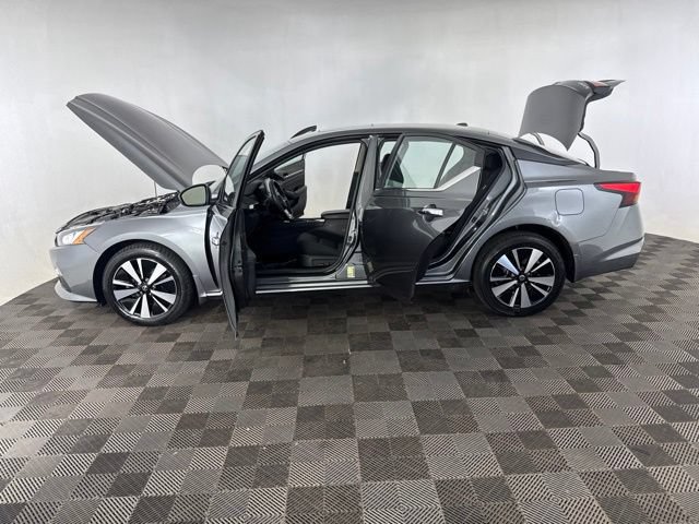 Certified 2021 Nissan Altima 2.5 SV w/ SV Premium Package AWD/4WD image 9
