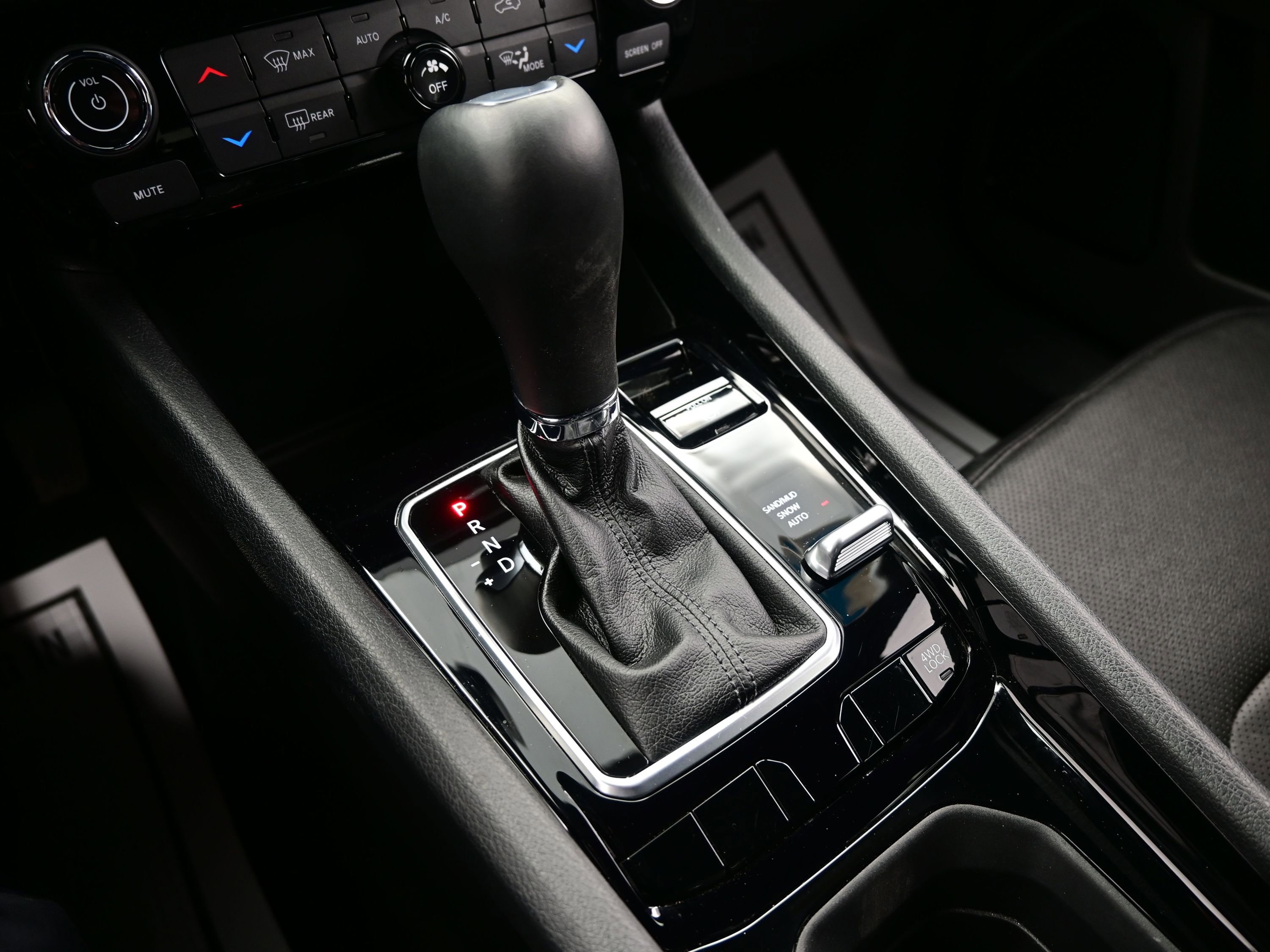 Used 2025 Jeep Compass Limited w/ Elite Group image 20