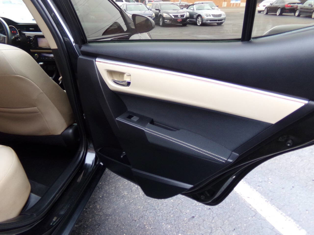 Used 2015 Toyota Corolla LE FWD image 43