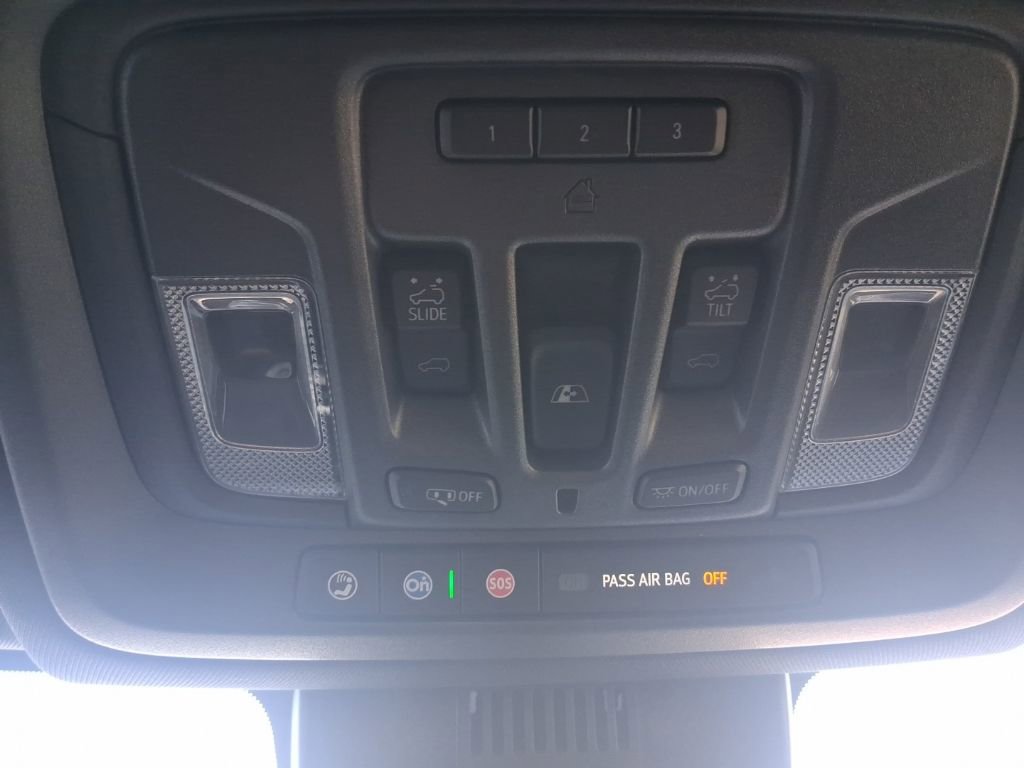 Used 2025 Chevrolet Silverado 1500 High Country w/ Technology Package image 31