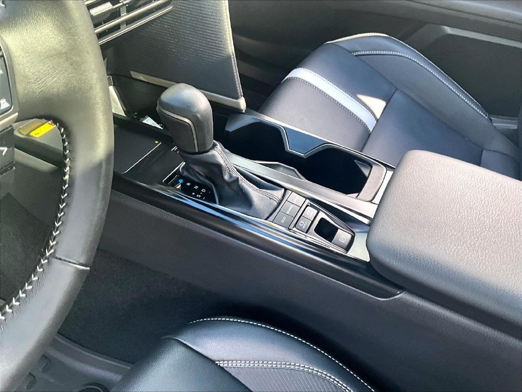 Used 2025 Toyota Camry SE w/ Convenience Package AWD/4WD image 19