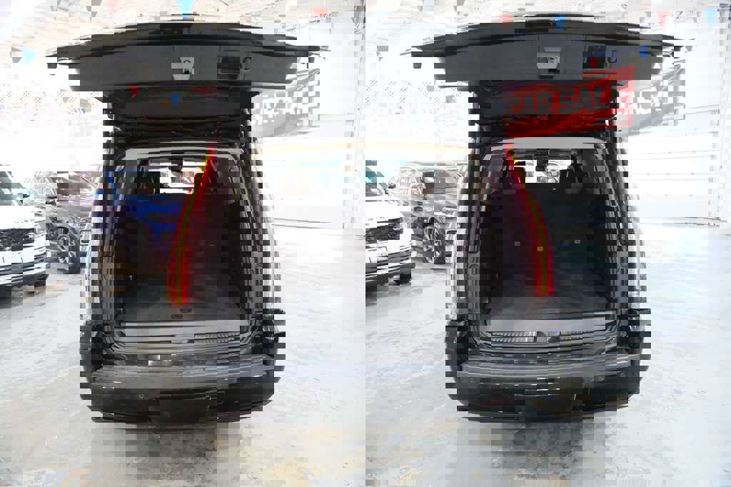 Used 2015 Cadillac Escalade ESV Premium image 10