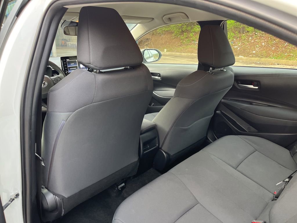 Used 2021 Toyota Corolla LE image 8