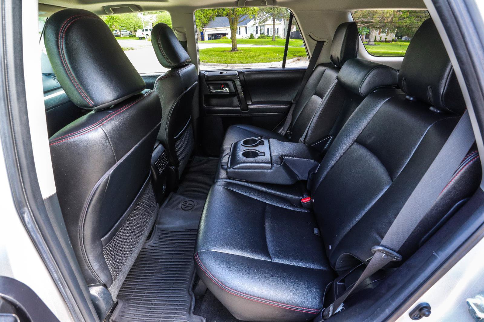 Used 2020 Toyota 4Runner Venture w/ Moonroof Package AWD/4WD image 43