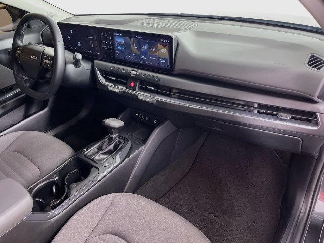 Used 2025 Kia K4 EX FWD image 32