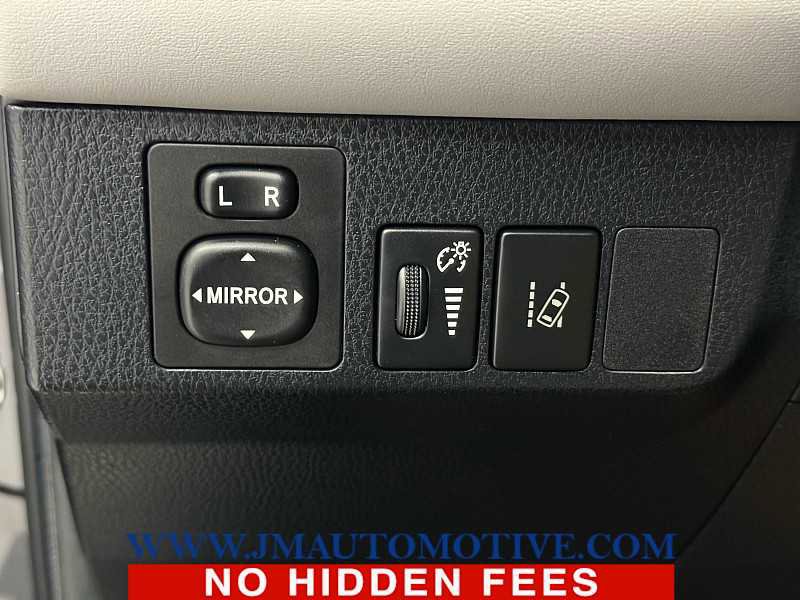 Used 2018 Toyota RAV4 XLE image 36