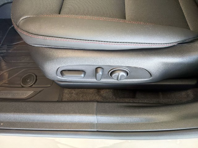 New 2026 Chevrolet Trax RS w/ Sunroof Package FWD image 20