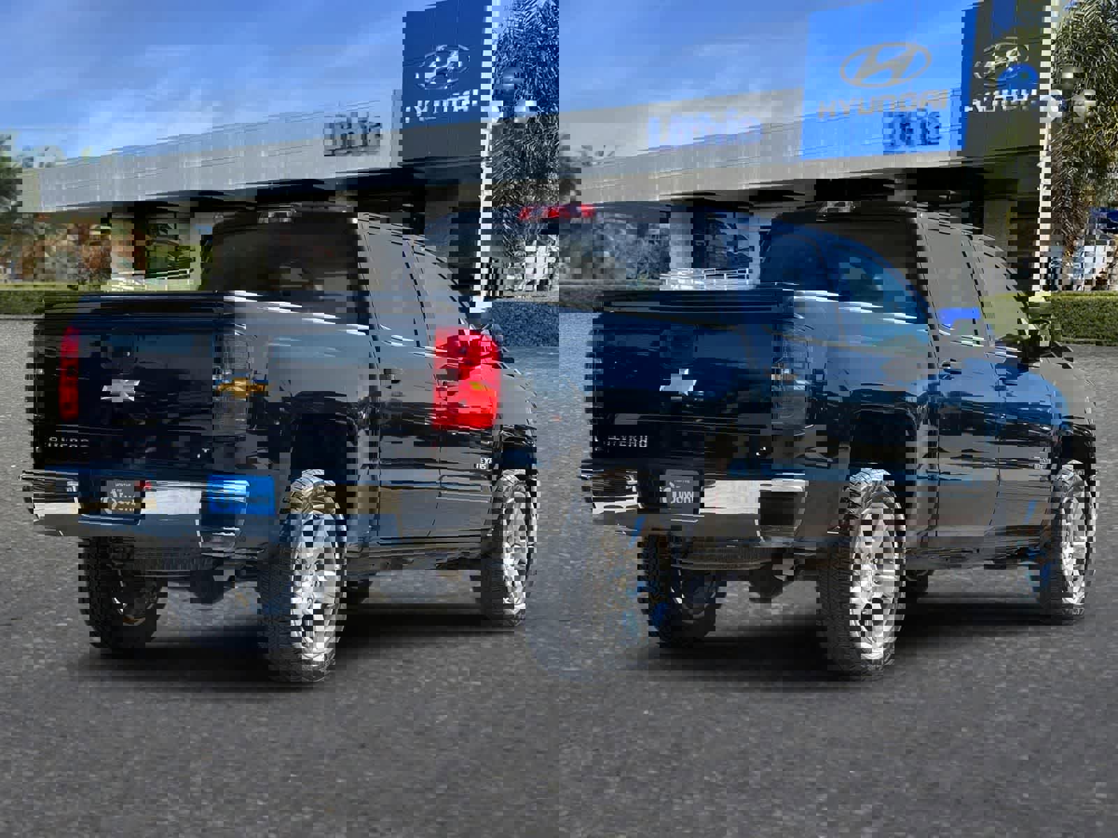 Used 2018 Chevrolet Silverado 1500 LT w/ Texas Edition RWD image 3