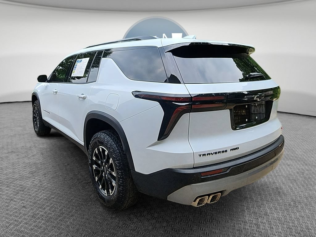 Certified 2026 Chevrolet Traverse Z71 w/ LPO, Floor Liner Package AWD/4WD image 7