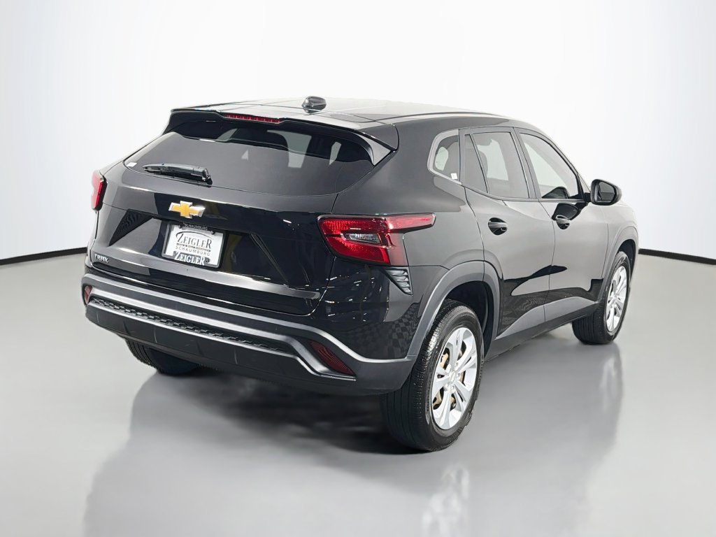 Used 2024 Chevrolet Trax LS FWD image 7