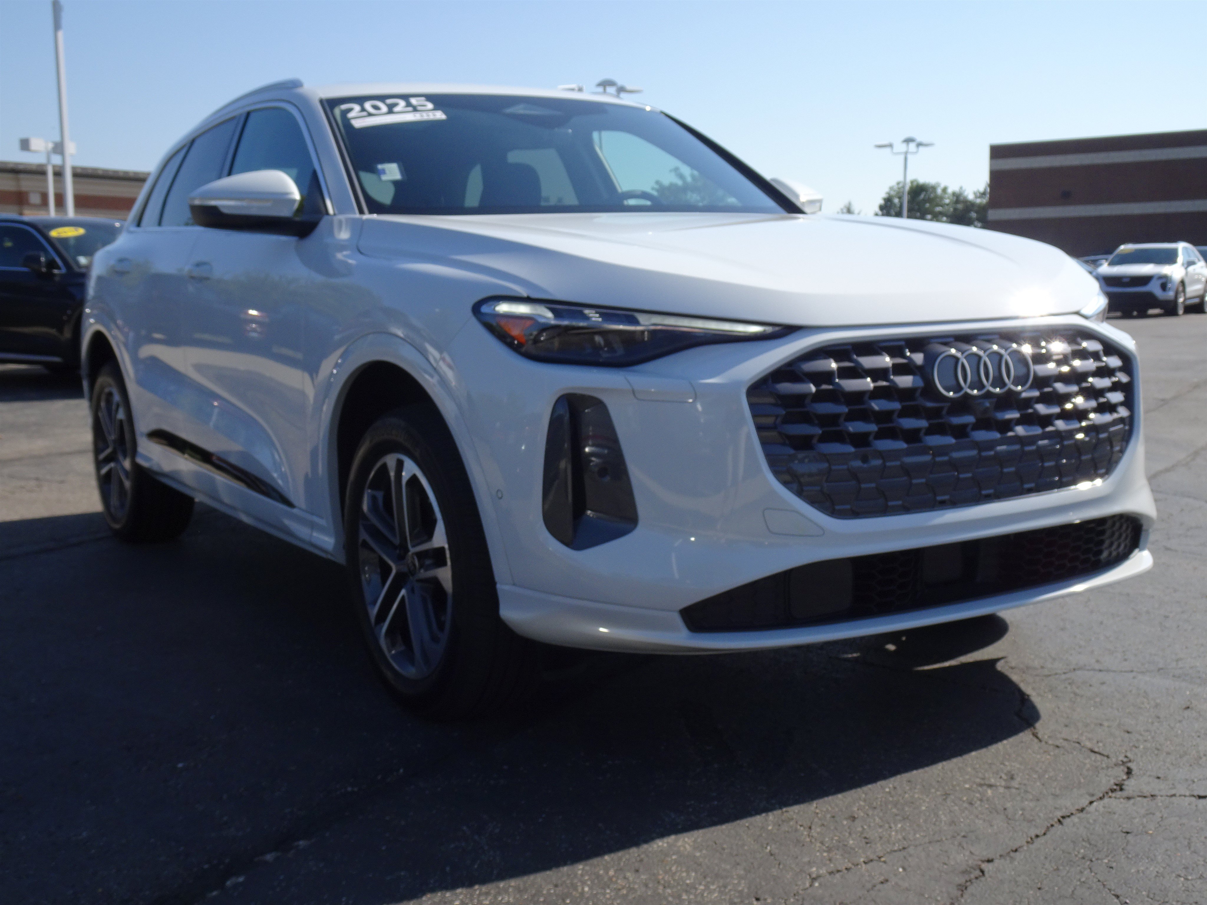 Certified 2025 Audi Q5 Premium Plus w/ Premium Plus AWD/4WD image 6