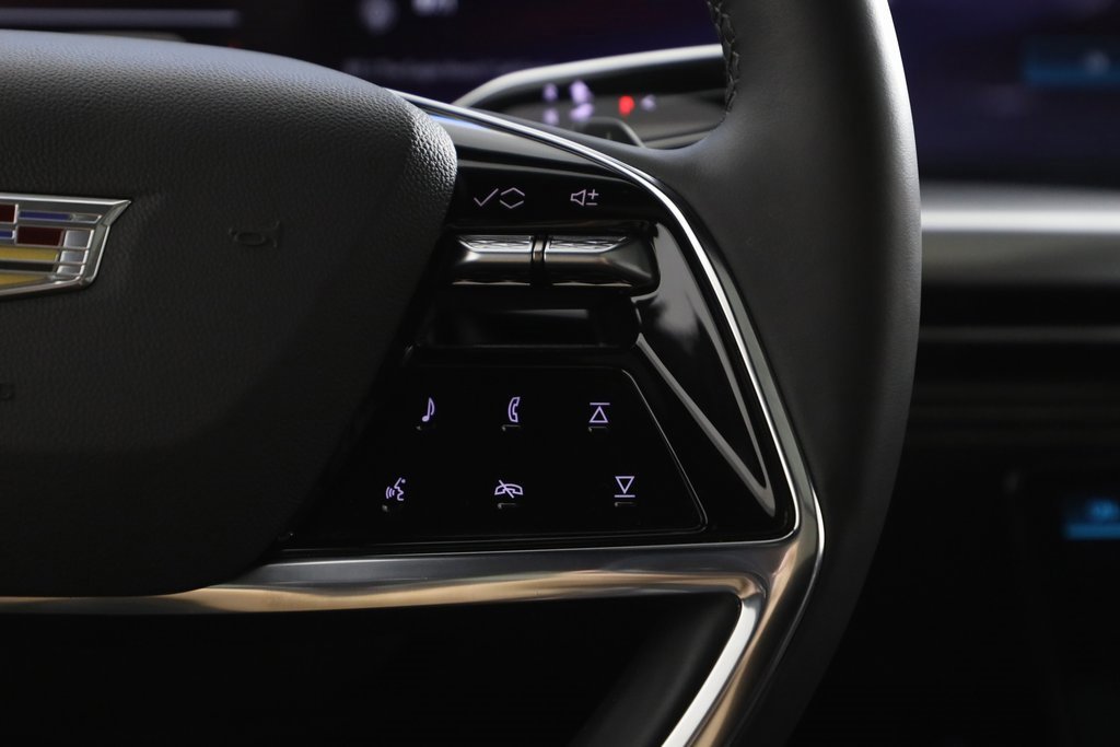 Used 2025 Cadillac Escalade ESV Sport w/ Touring Package image 36