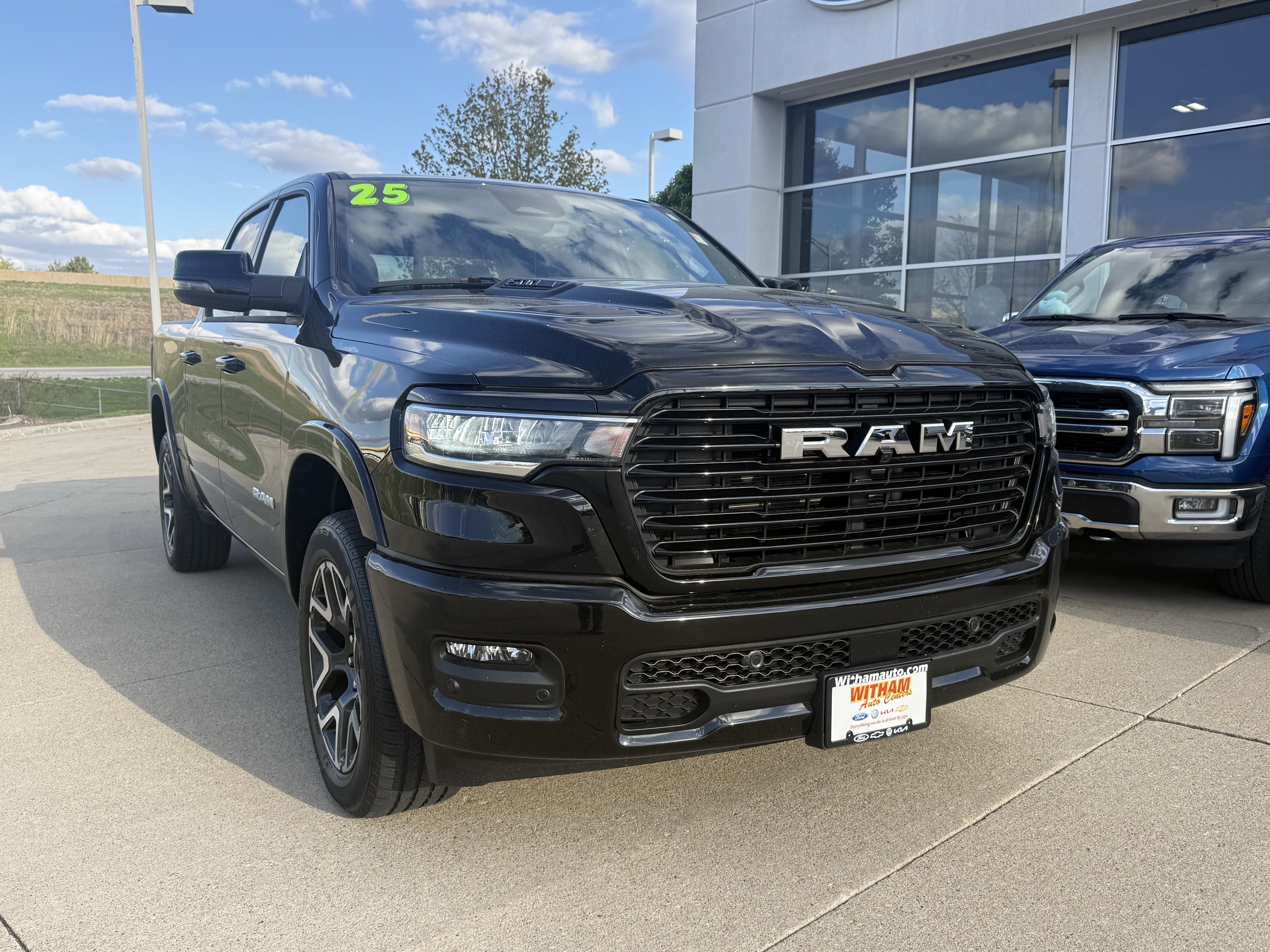 Used 2025 RAM 1500 Laramie w/ Sport Appearance Package AWD/4WD image 2