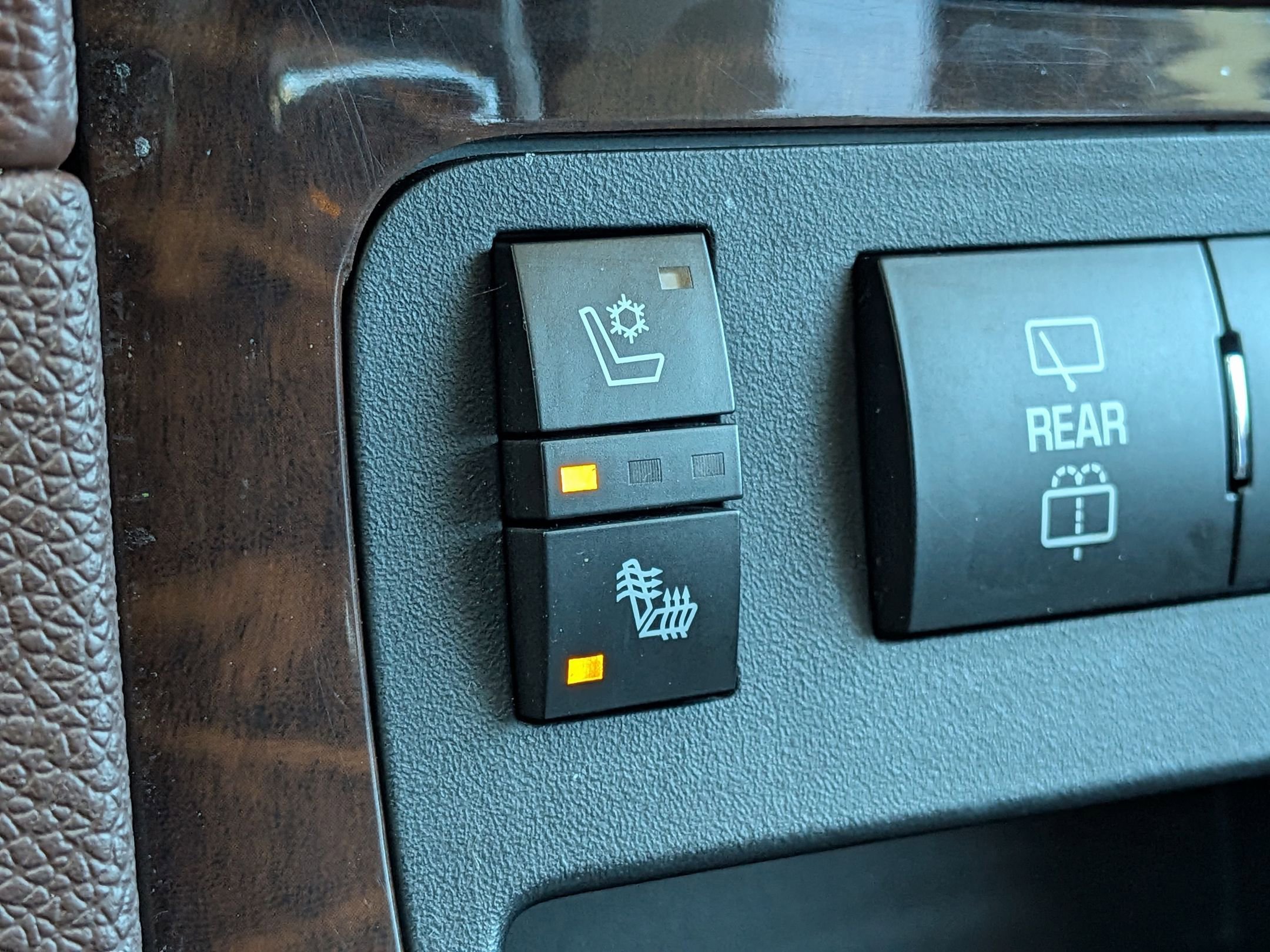 Used 2013 Buick Enclave Premium image 20