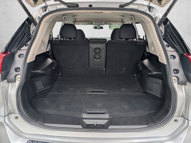 Used 2018 Nissan Rogue SV FWD image 6