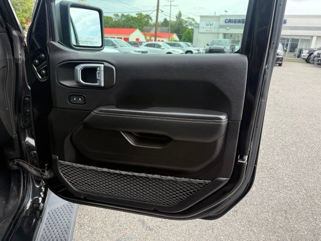 Used 2023 Jeep Wrangler Unlimited Sahara AWD/4WD image 40