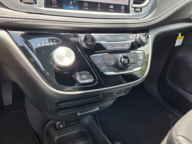 New 2027 Chrysler Pacifica Select FWD image 22