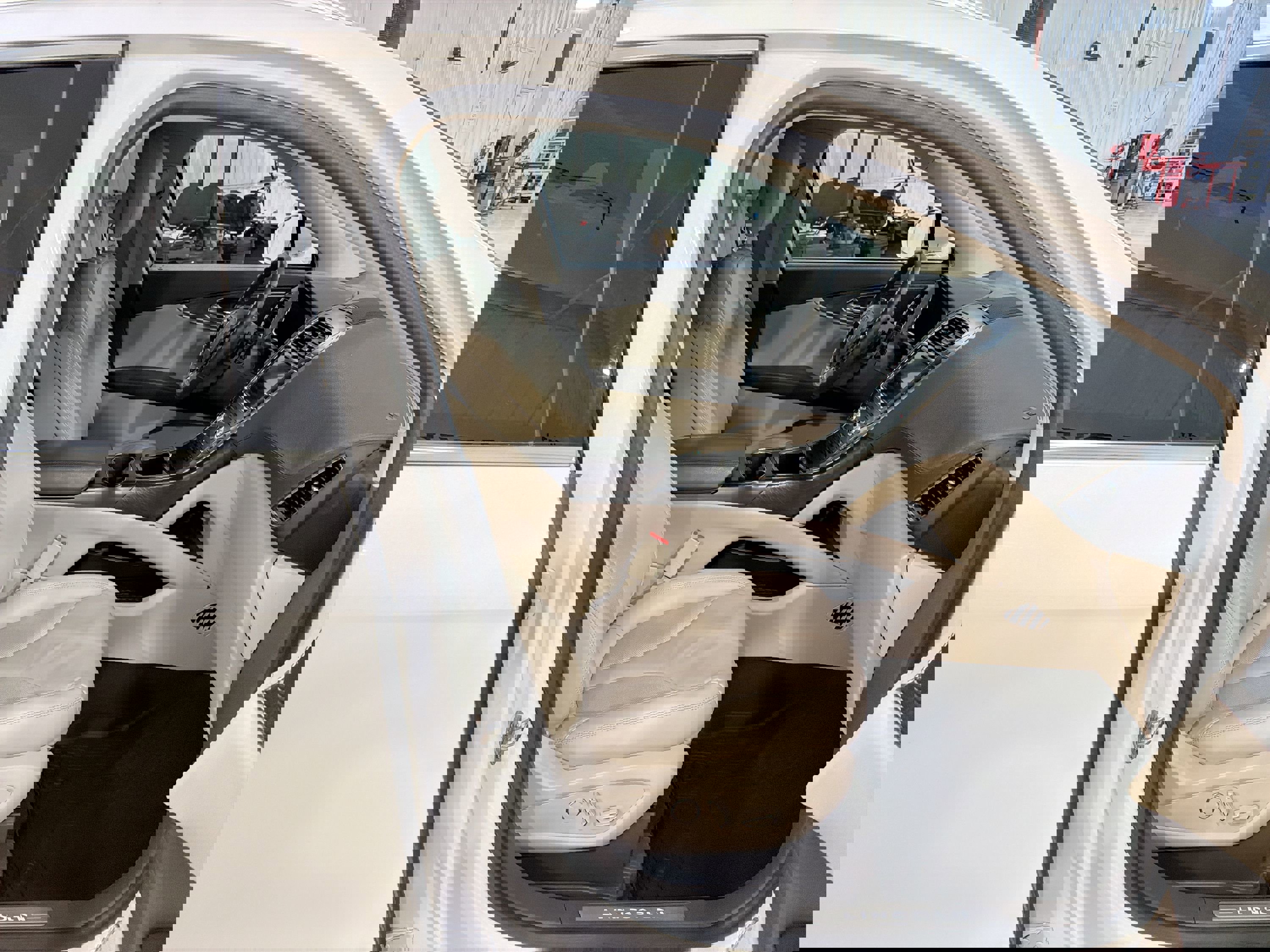 Used 2019 Lincoln Nautilus Select w/ Cargo Utility Package image 28