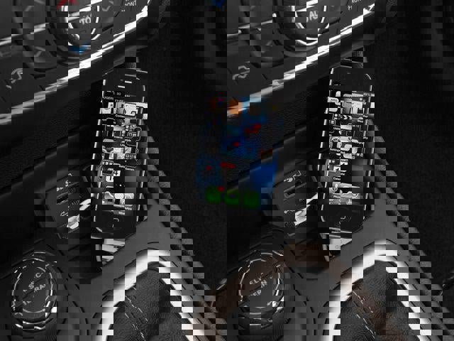 Used 2018 Jeep Cherokee Limited image 16