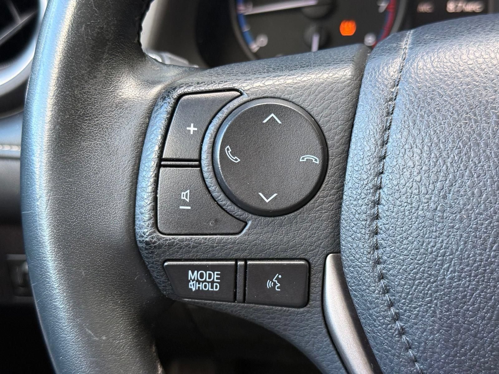 Used 2018 Toyota RAV4 XLE AWD/4WD image 34