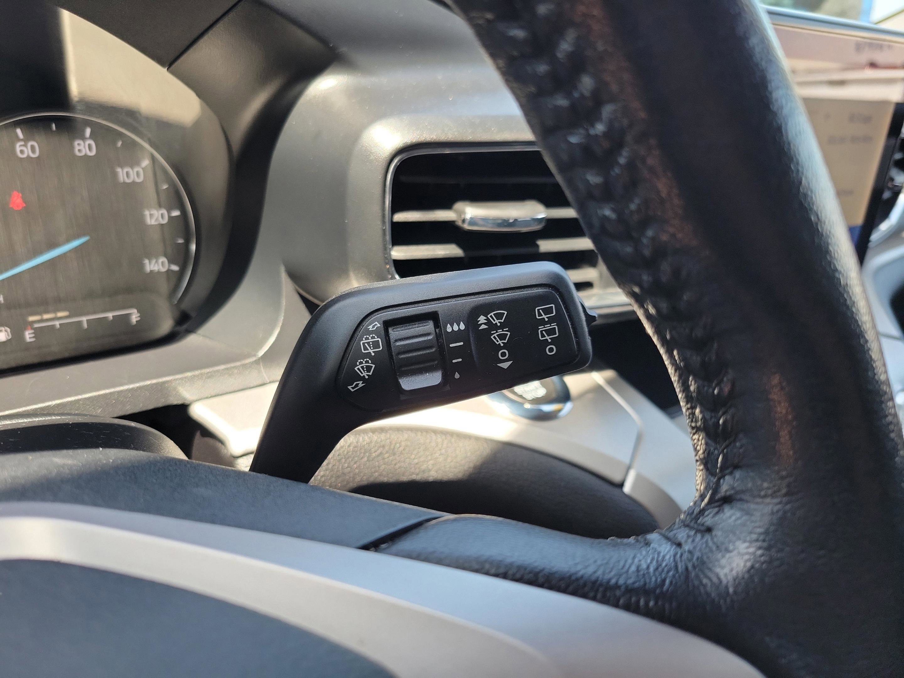 Used 2021 Ford Explorer XLT w/ Equipment Group 202A AWD/4WD image 23
