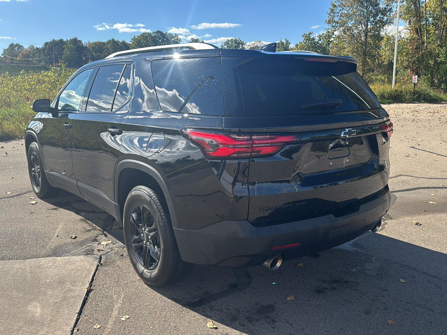 Used 2023 Chevrolet Traverse LS w/ Midnight/Sport Edition AWD/4WD image 3