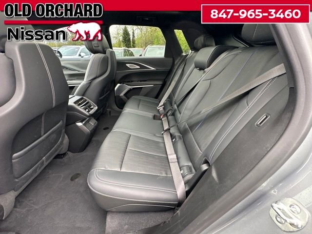 Used 2024 Cadillac Lyriq Luxury AWD/4WD image 13