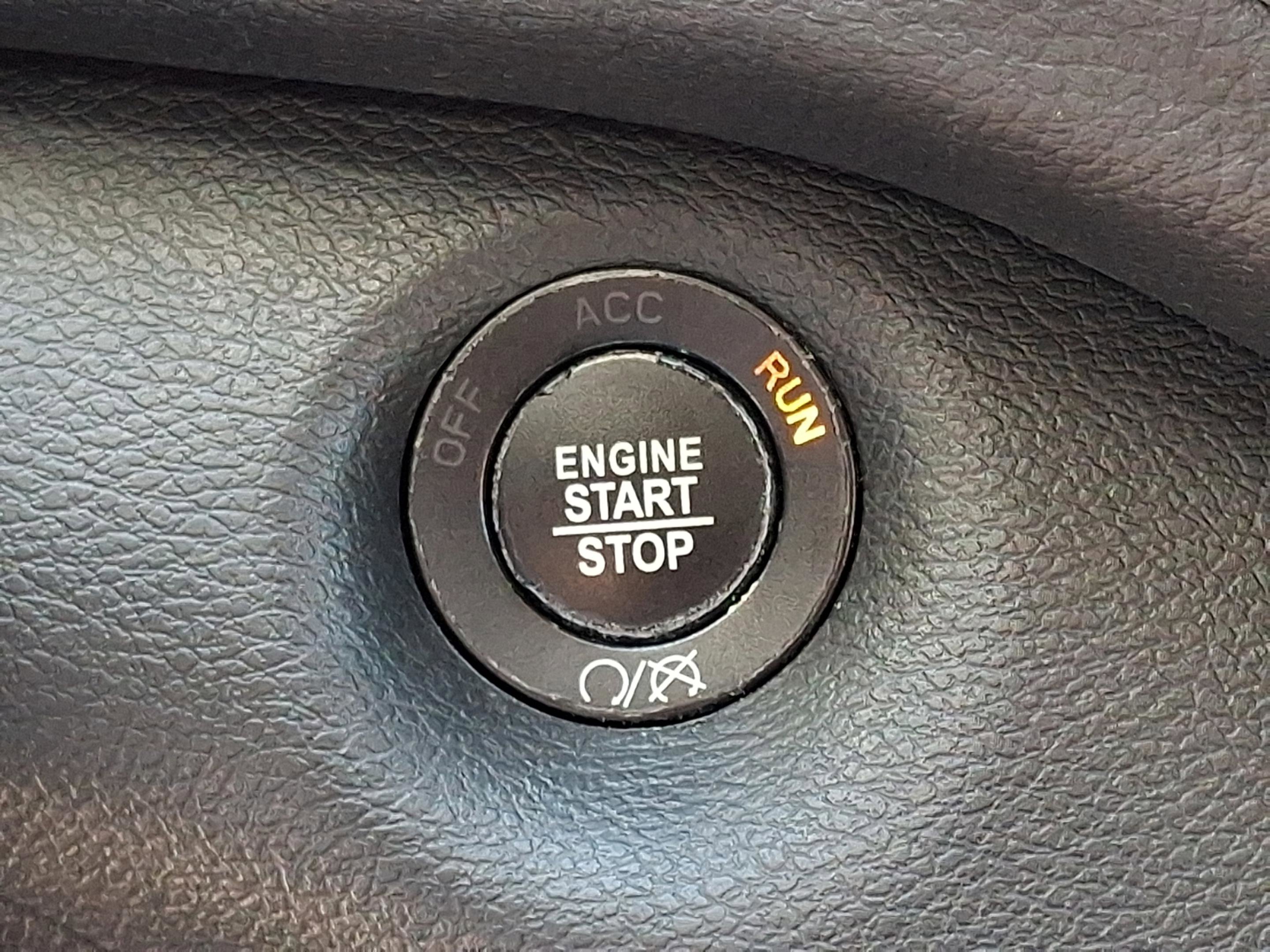 Certified 2019 Jeep Cherokee Latitude Plus AWD/4WD image 23