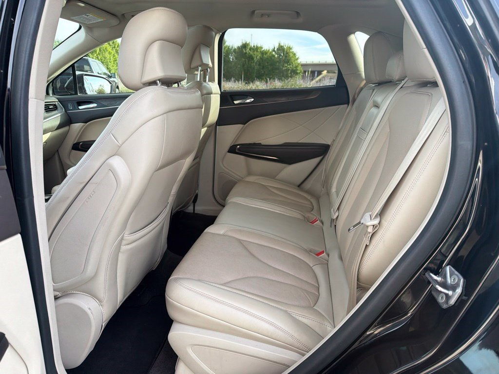 Used 2019 Lincoln MKC Reserve w/ MKC Technology Package FWD image 11