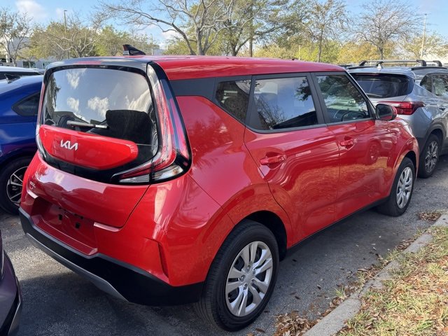 Certified 2025 Kia Soul LX image 3