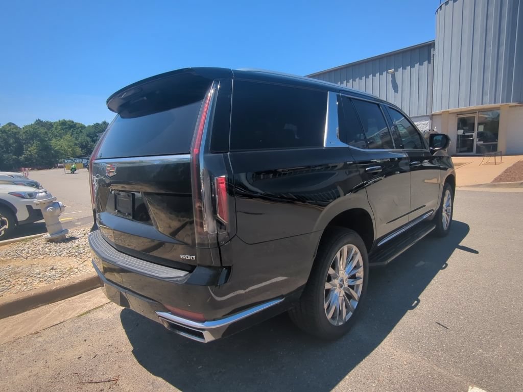 Used 2022 Cadillac Escalade Premium Luxury AWD/4WD image 3
