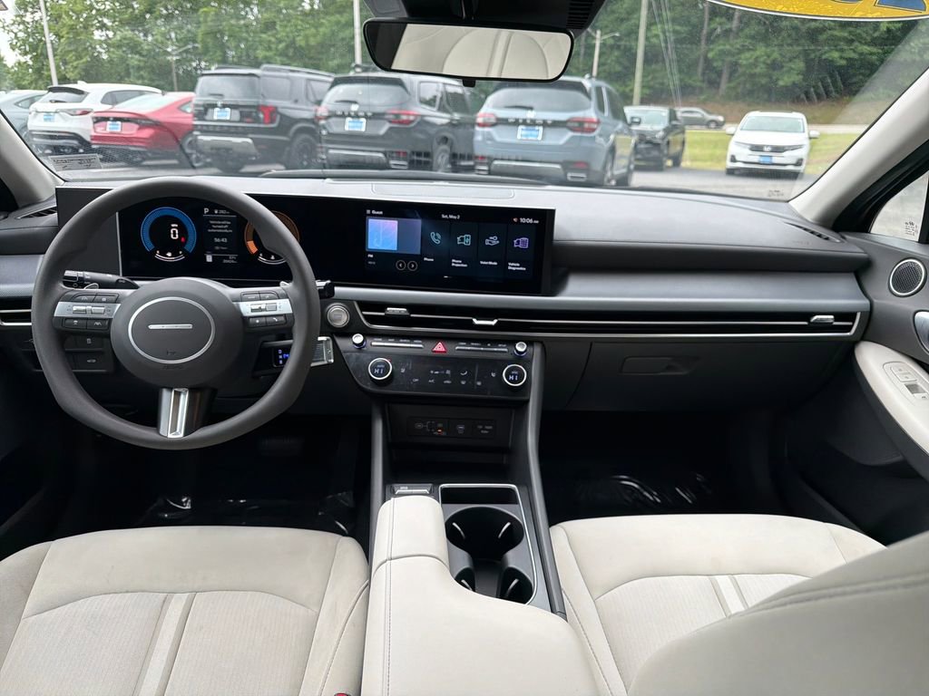 Used 2025 Hyundai Sonata SEL FWD image 15