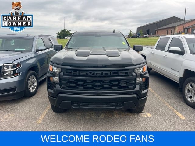 Used 2025 Chevrolet Silverado 1500 Custom Trail Boss w/ Turbomax Blackout Package AWD/4WD image 2