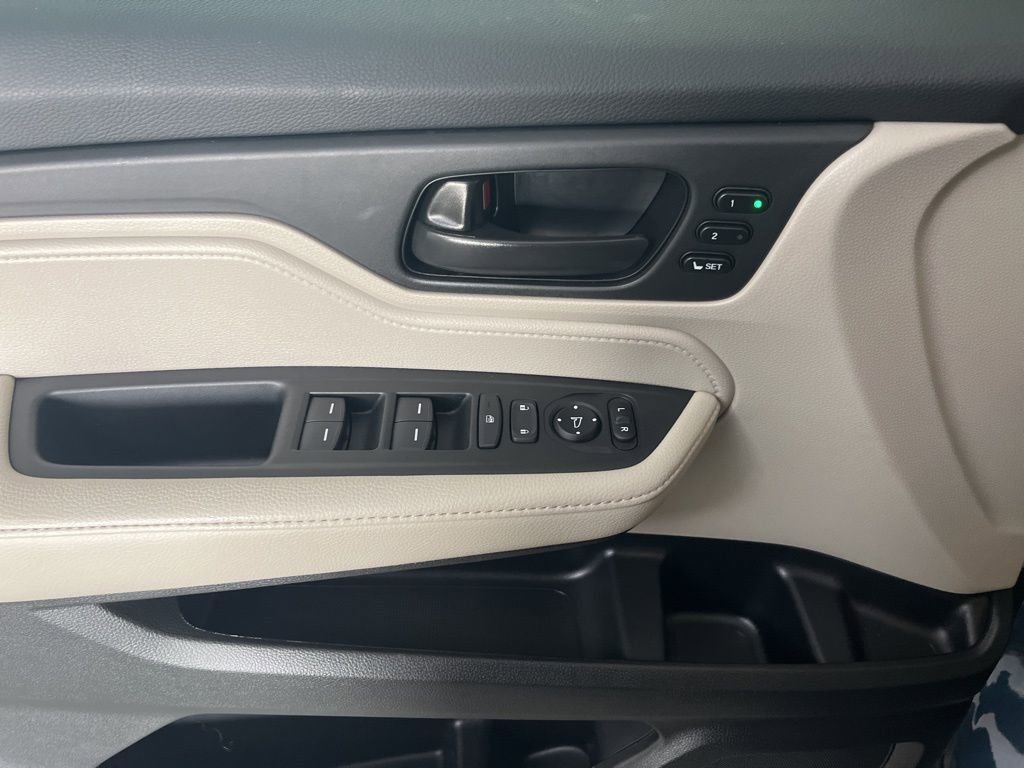 Used 2025 Honda Odyssey EX-L image 52
