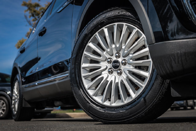Used 2019 Lincoln Nautilus Premier AWD/4WD image 6