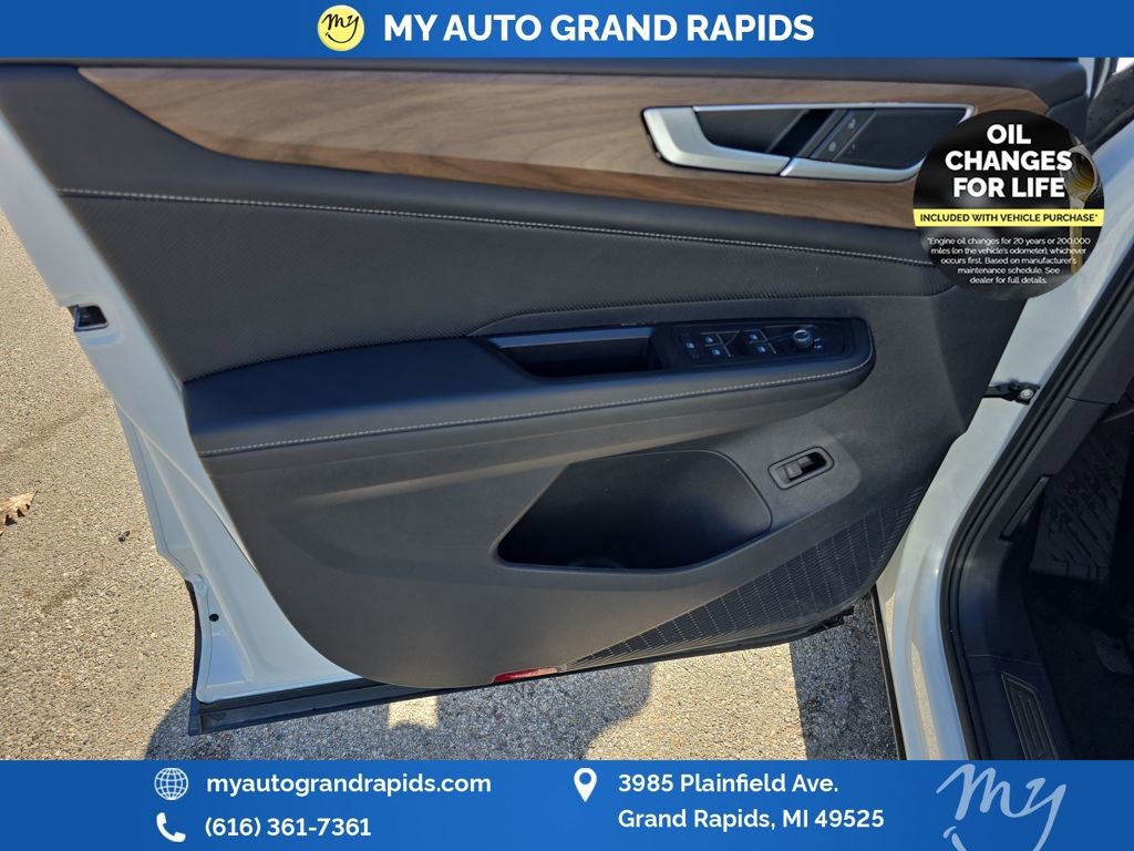 Used 2025 Volkswagen Atlas SE image 10