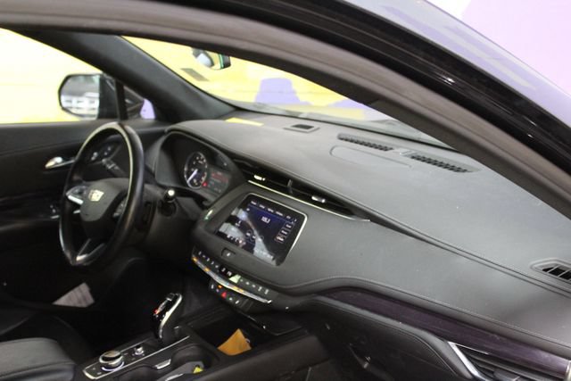 Used 2021 Cadillac XT4 Luxury w/ Driver Awareness Package AWD/4WD image 12