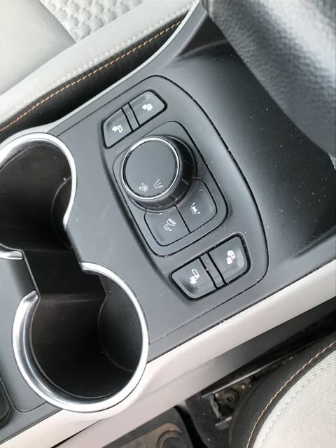 Used 2020 GMC Terrain SLE w/ Driver Convenience Package image 5