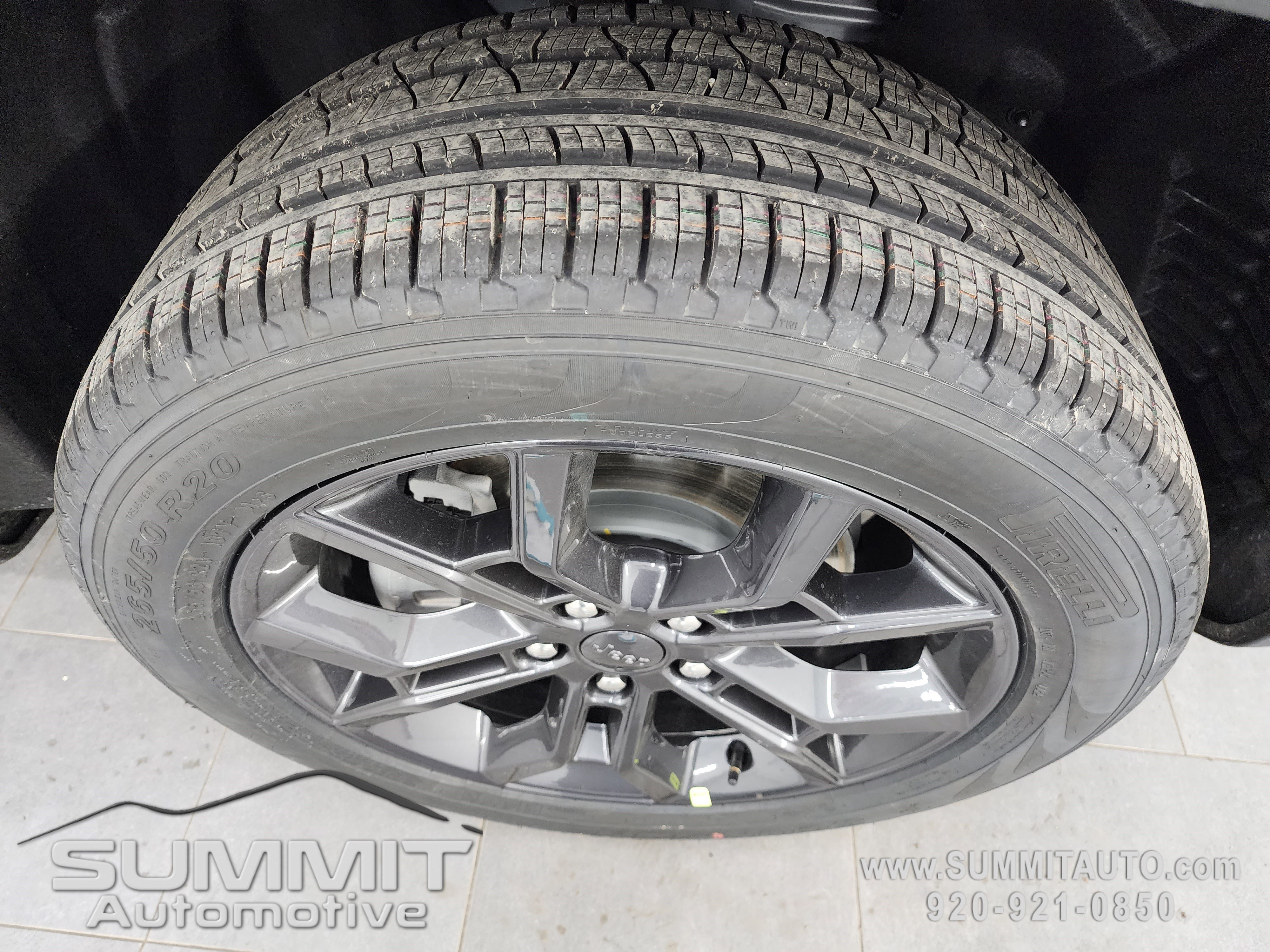 New 2025 Jeep Grand Cherokee L Limited w/ Trailer Tow Package image 3