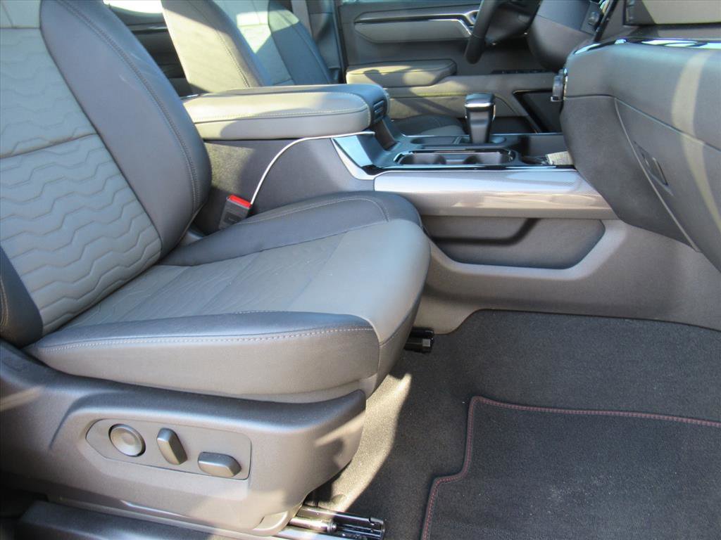 Used 2025 Chevrolet Silverado 1500 ZR2 w/ Technology Package image 9