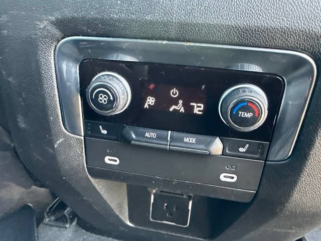 Used 2022 Chevrolet Suburban Premier AWD/4WD image 27