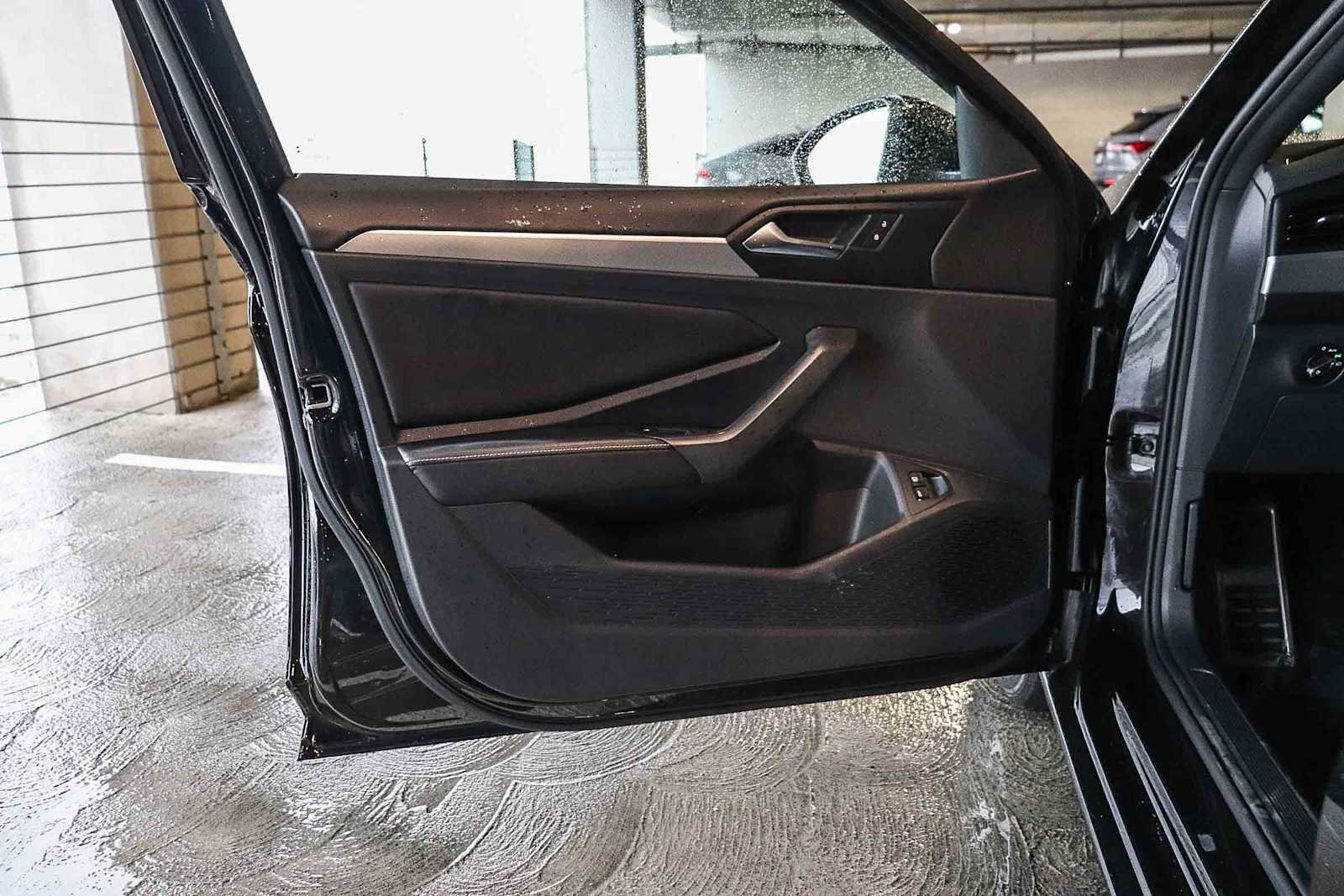 Certified 2023 Volkswagen Jetta Sport image 22