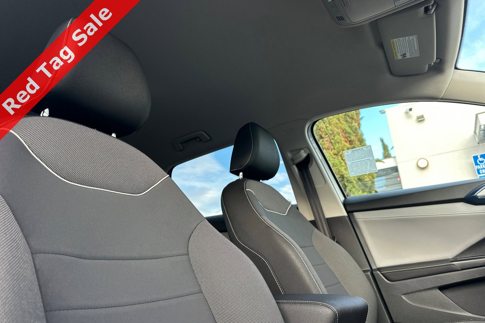 Certified 2024 Volkswagen Taos SE image 18