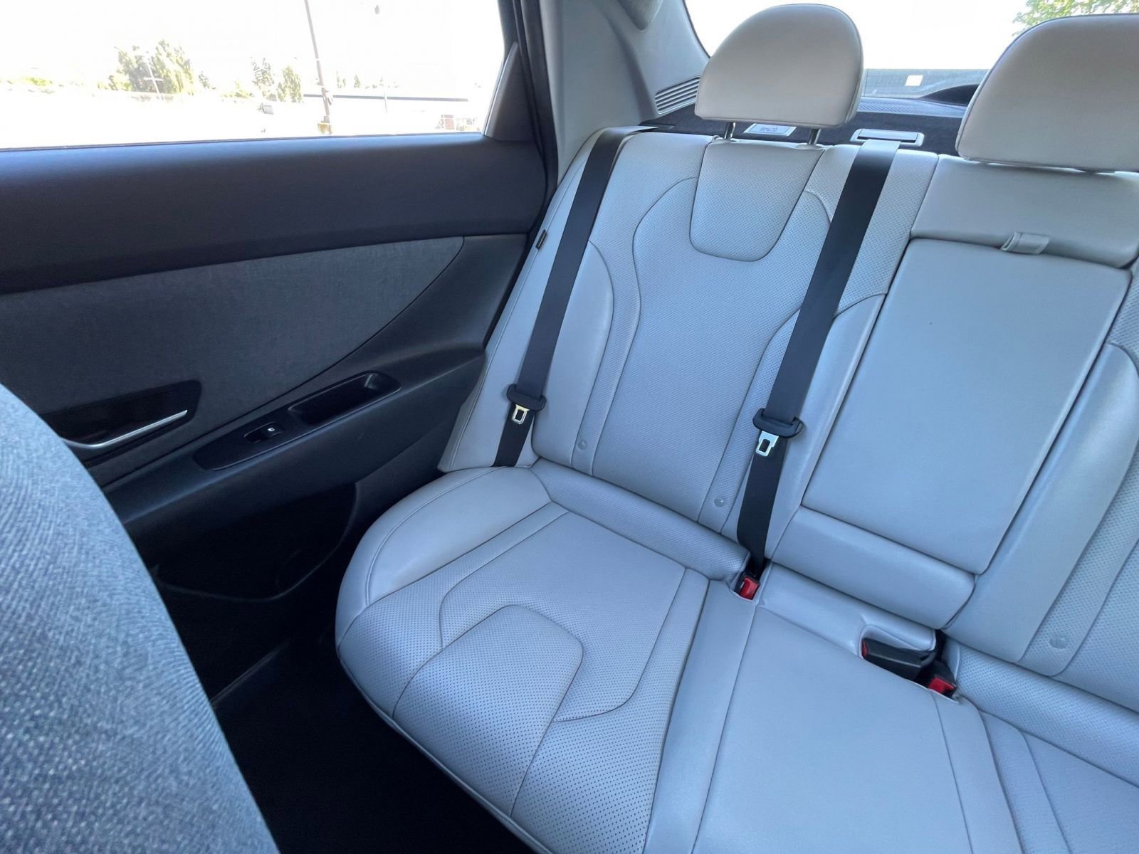 Used 2025 Hyundai Elantra Limited image 41