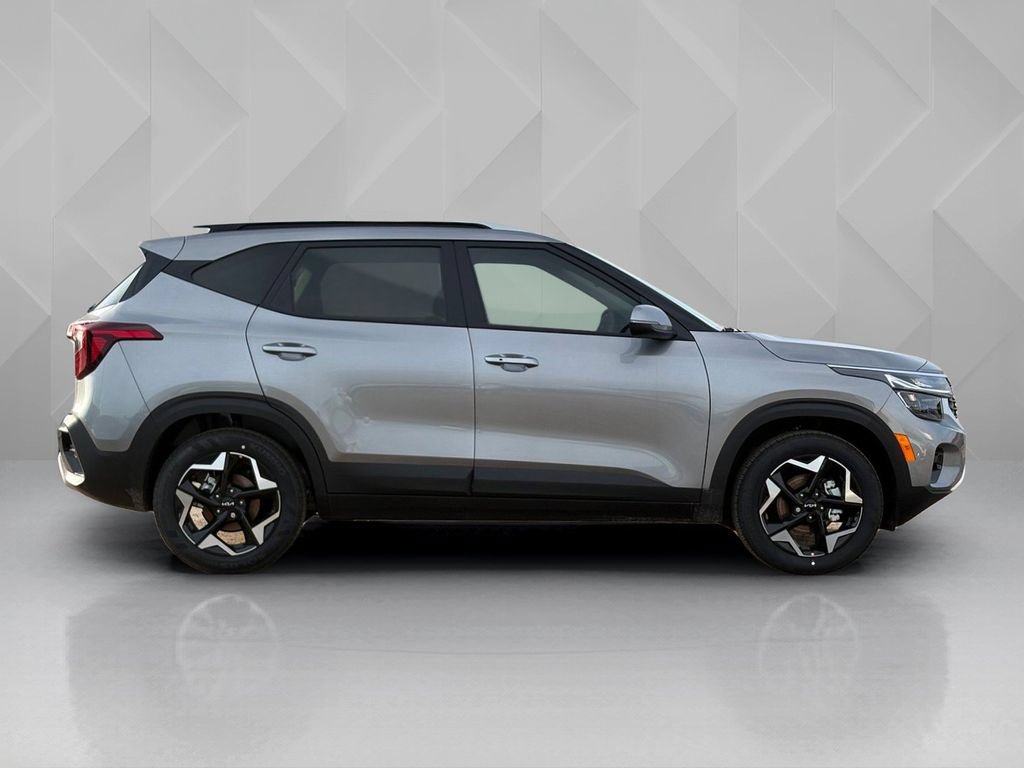 New 2026 Kia Seltos S FWD image 4
