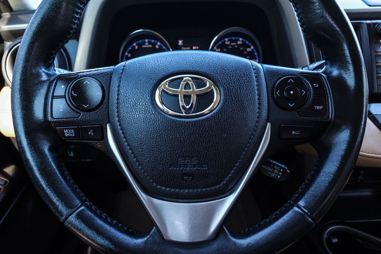 Used 2016 Toyota RAV4 Limited FWD image 13