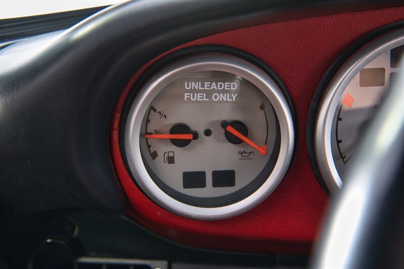 Used 1989 Porsche 911 Carrera RWD image 32